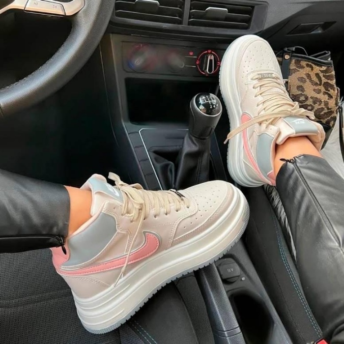 BOTA NIKE DAMA - Comodidad, Estilo y Versatilidad en Cada Paso