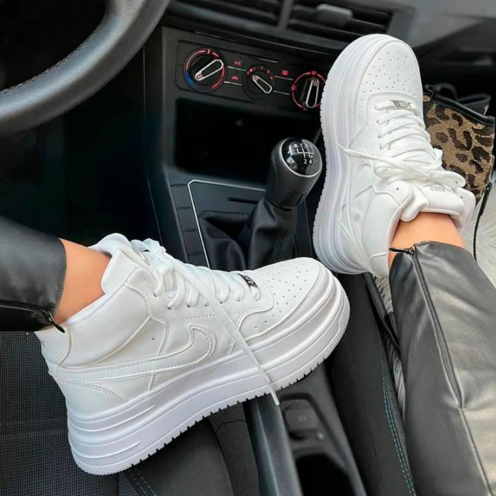 BOTA NIKE DAMA - Comodidad, Estilo y Versatilidad en Cada Paso